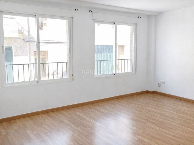 Foto 2bb35ed3-f154-458c-8ebb-b4a6b213af40. Pis amb aparcament a Faura