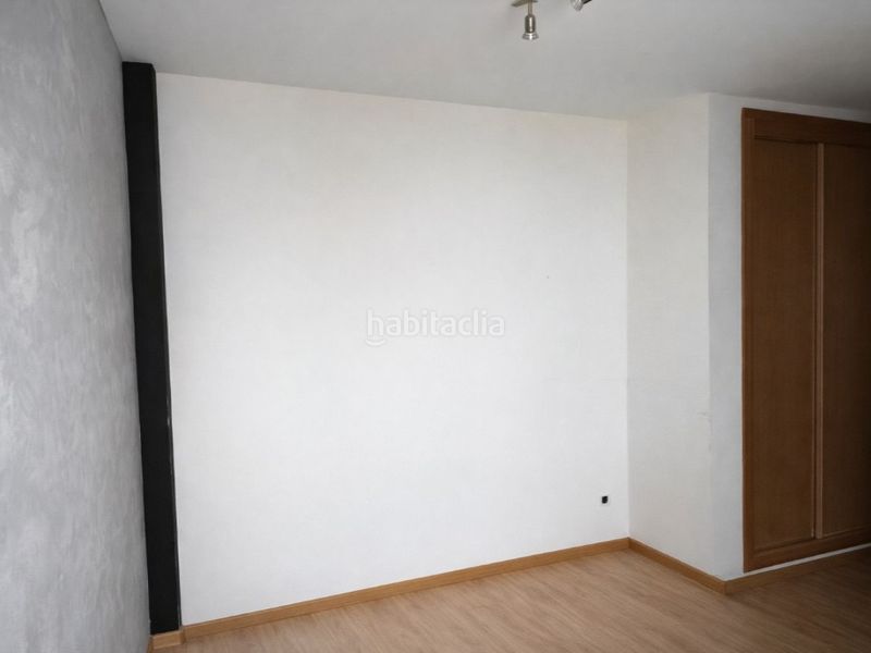 Foto 7f22dfeb-3bd8-491e-bedc-86feb98f1607. Pis amb aparcament a Faura