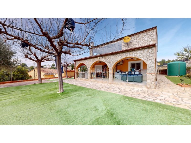 Foto 478863c9-502b-47b4-9403-6a5916fd914d. Xalet amb aparcament a Vilafamés