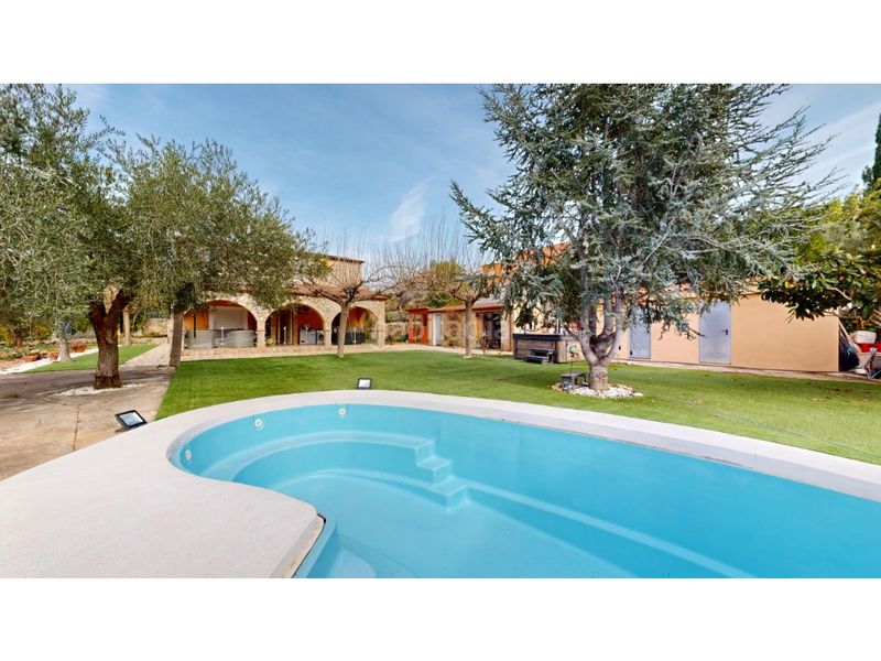 Foto 68fd7932-8537-4dfb-98a3-a8756e262771. Xalet amb aparcament a Vilafamés