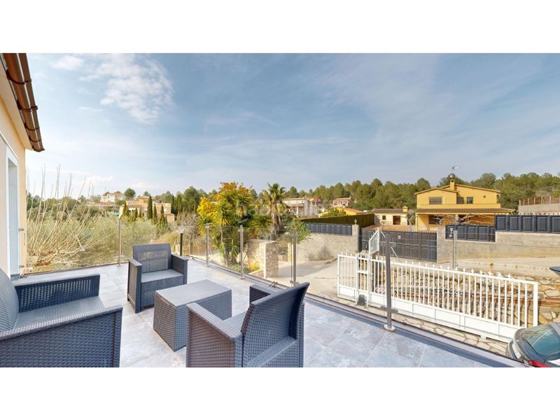 Foto a8eecf2a-22c6-4a37-b80b-6e872c5046ca. Xalet amb aparcament a Vilafamés