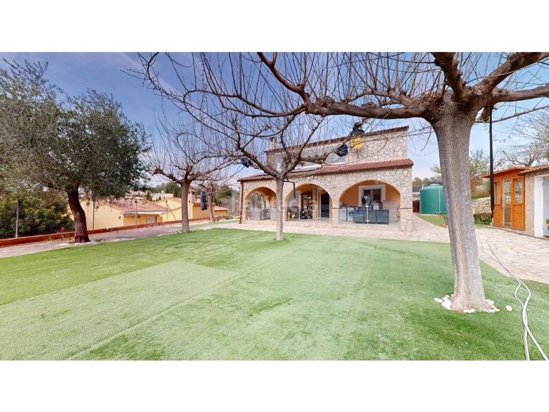 Foto b35ad76e-deb6-4d01-9f85-97b60ffe2559. Xalet amb aparcament a Vilafamés