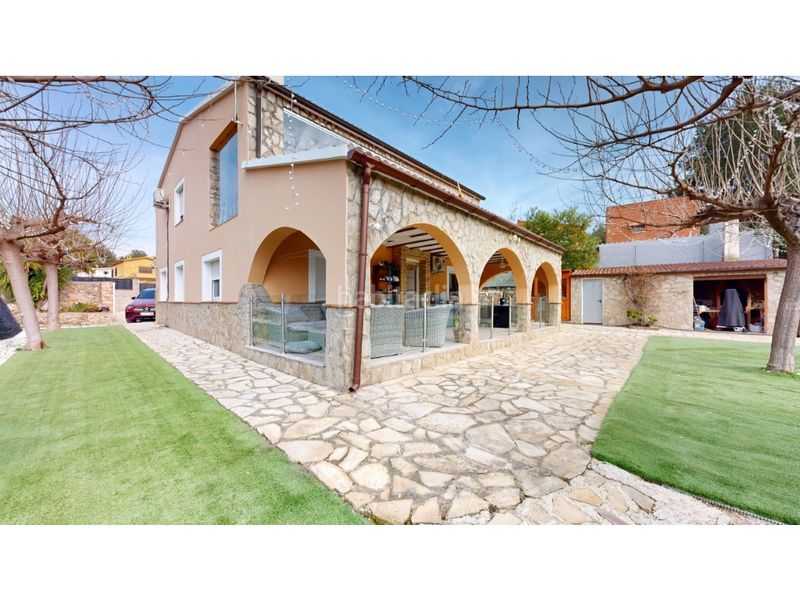 Foto d930062b-2cc2-4f9e-90e8-b6c99b6463fd. Xalet amb aparcament a Vilafamés