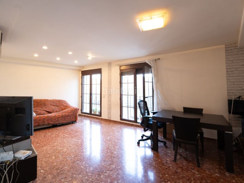 Foto 4fea7063-cc23-43c6-b218-121424996c15. Pis amb aparcament a Centro Chiva