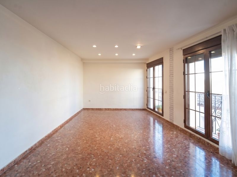 Foto 8e546797-b8f2-41f0-9402-d16ba158d526. Pis amb aparcament a Centro Chiva