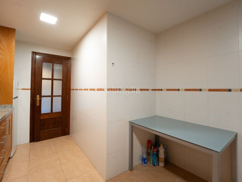 Foto e985d84d-6e65-4007-aaa3-279147cea660. Pis amb aparcament a Centro Chiva