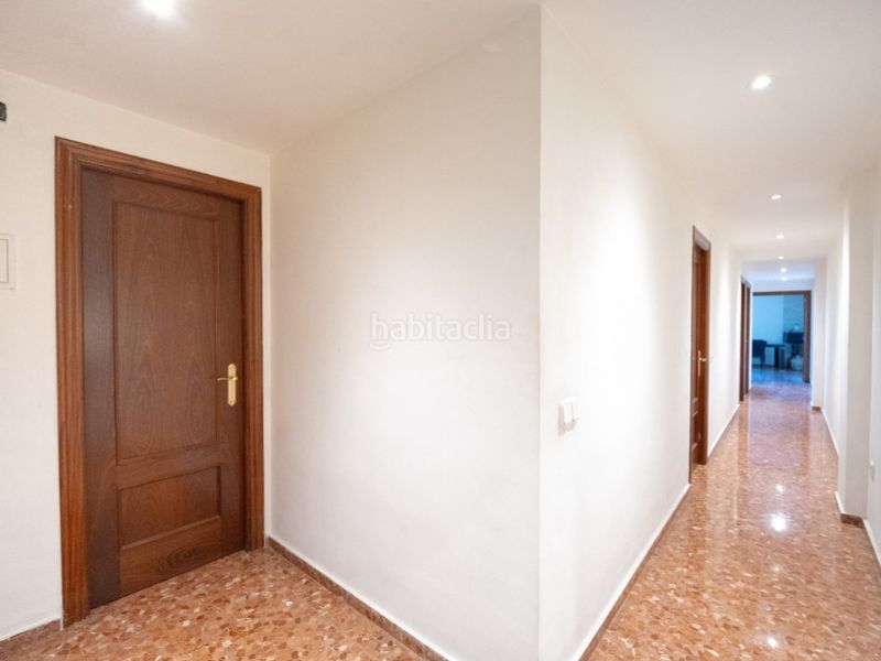 Foto f32fd021-b4fc-4ade-8dce-f83537640688. Pis amb aparcament a Centro Chiva