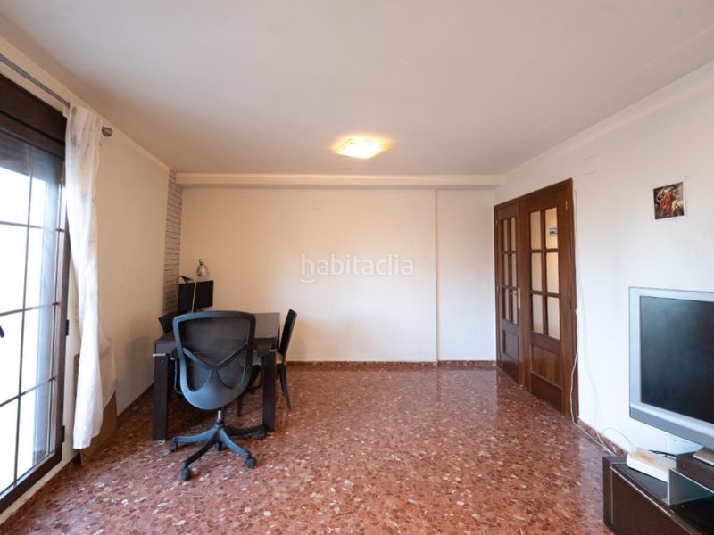 Foto fe153261-1540-4e0a-93c5-8b9e13b9b3d5. Pis amb aparcament a Centro Chiva