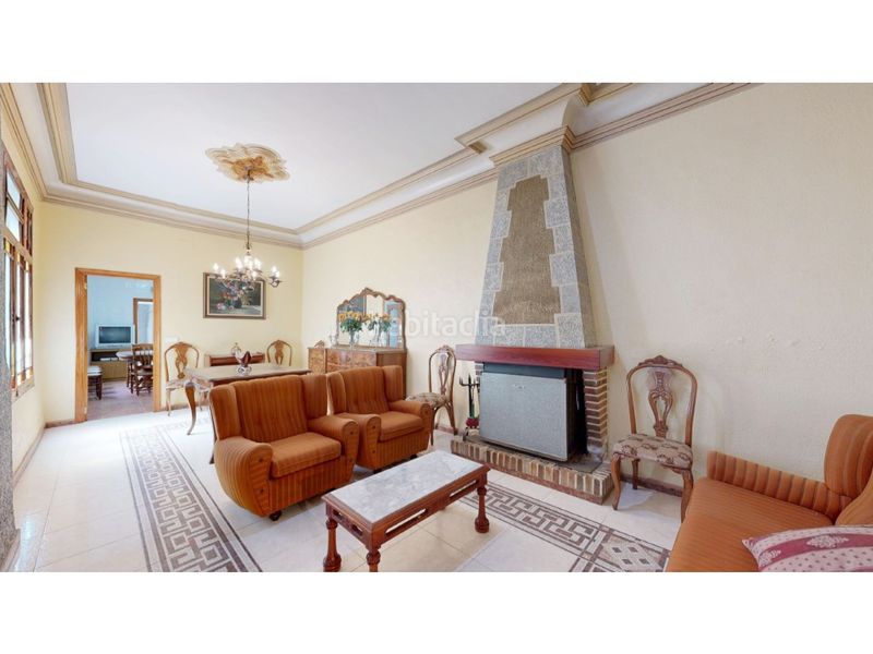 Foto 4940c65e-2b19-44b9-82d1-36dbd1be8da4. Casa amb aparcament a Carcaixent