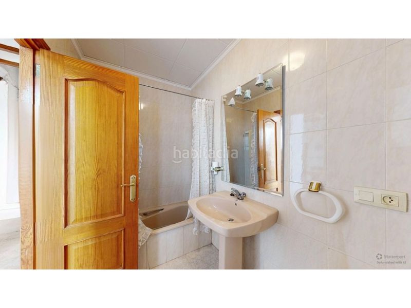 Foto 96ccb0a4-daf4-42a6-a716-3494797c92c5. Casa amb aparcament a Carcaixent