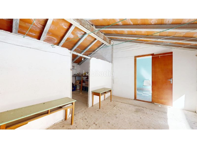 Foto c6975b0e-f0d7-4477-abf6-722b80f4d6e7. Casa amb aparcament a Carcaixent