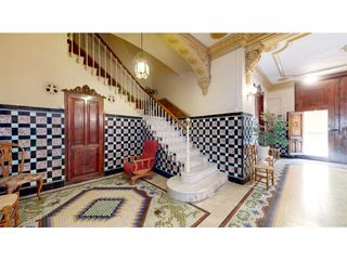 Casa a Carcaixent. Casa señorial en carcaixent con patio y garaje