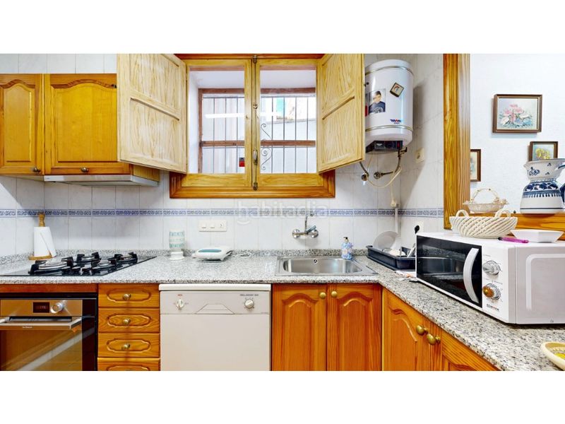 Foto 48c527b2-9323-419d-bc8c-6517f93b0afd. Casa amb aparcament a Benimantell