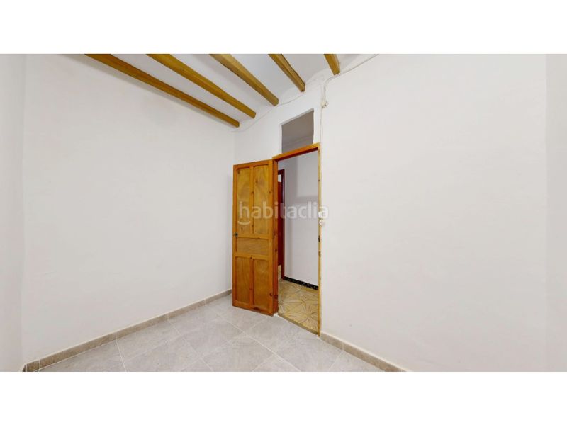 Foto 771f4a37-98a8-4571-a768-acbc87a12d83. Casa amb aparcament a Benimantell