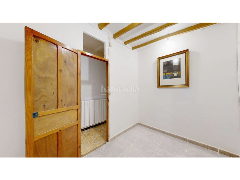 Foto 85d7efb5-ada9-4239-81f5-62145b921d01. Casa amb aparcament a Benimantell