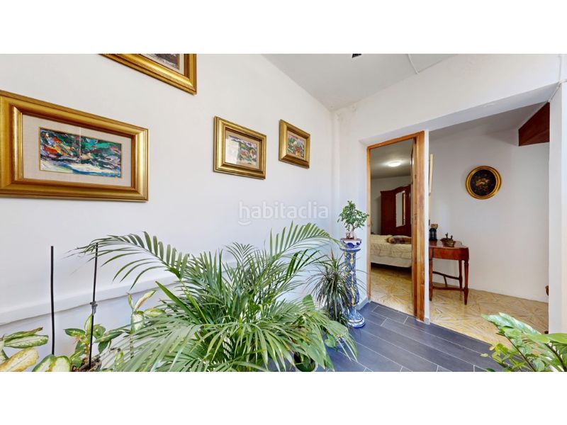 Foto 8a31896d-dda8-4b83-becf-76544f556570. Casa amb aparcament a Benimantell