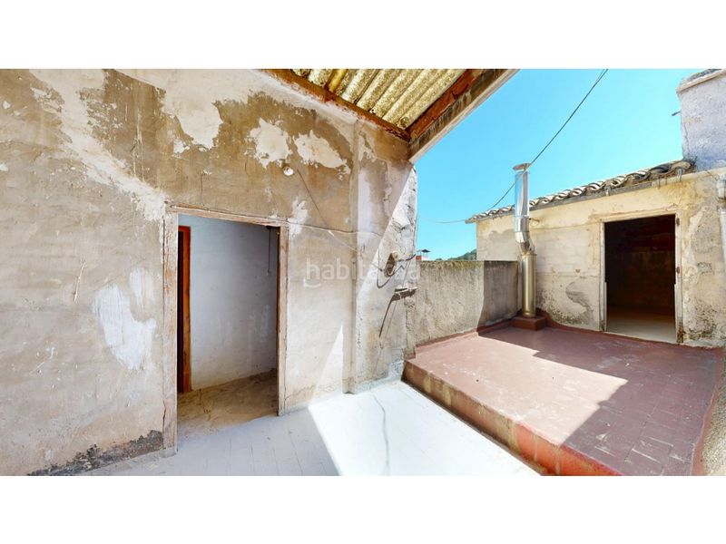 Foto 9508bb7d-4214-4dd3-b09c-d98416e2633c. Casa amb aparcament a Benimantell