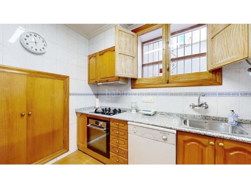 Foto a5386cc5-e904-4f92-88cb-7e90491d0fe4. Casa amb aparcament a Benimantell