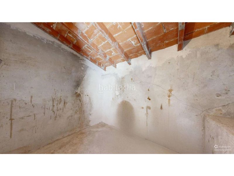 Foto a6880c7a-4a52-4271-bdb9-950cf77f6b2a. Casa amb aparcament a Benimantell