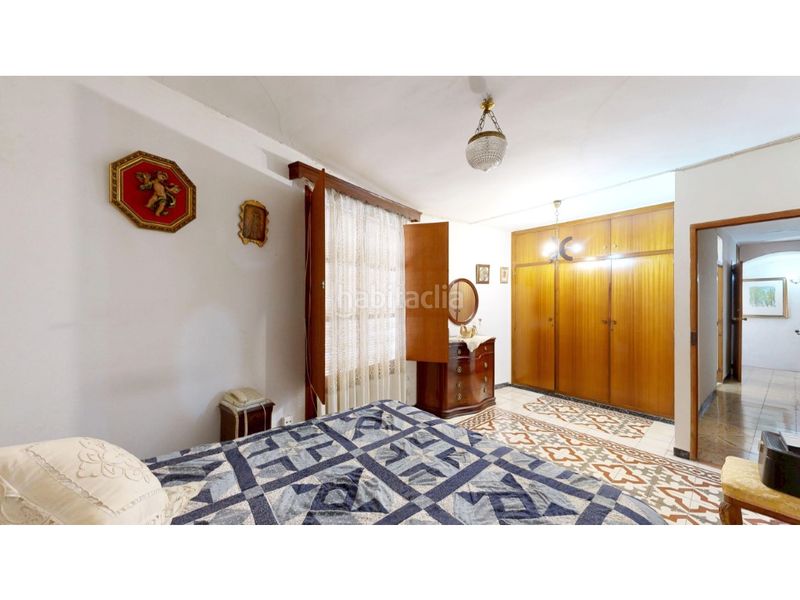 Foto ba8a12ea-f8b6-4fc6-89e3-10fc2d2da95c. Casa amb aparcament a Benimantell