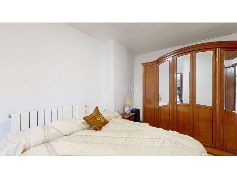 Foto c150e62b-9e0c-44dd-951a-3ca3d0ca477f. Casa amb aparcament a Benimantell