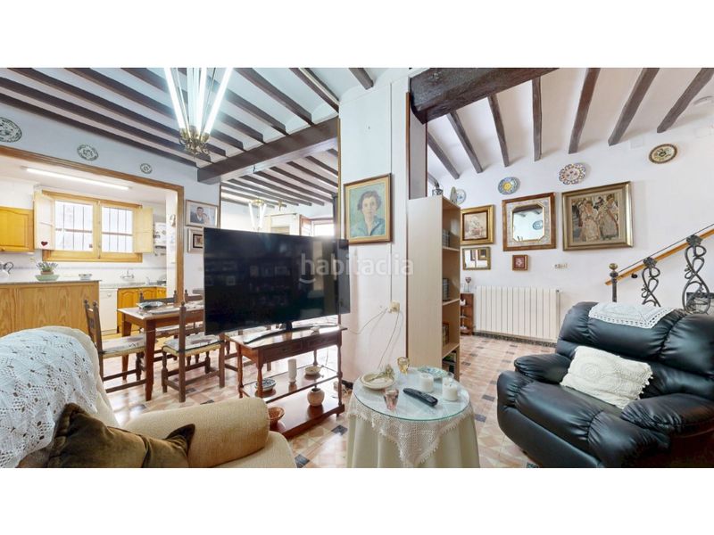 Foto c47188f9-5e0e-41f2-9676-399a86edd7da. Casa amb aparcament a Benimantell