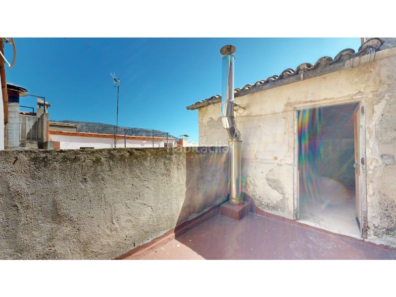 Foto cfa7d666-725c-41d6-8576-abb4c21ab4db. Casa amb aparcament a Benimantell