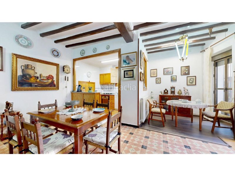 Foto df8886cf-e42f-4882-b172-4dd66ab40751. Casa amb aparcament a Benimantell