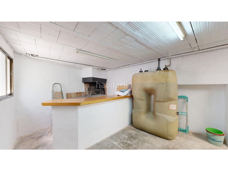 Foto e8cf96ad-0f4f-4360-a1e9-d377b6a2108e. Casa amb aparcament a Benimantell