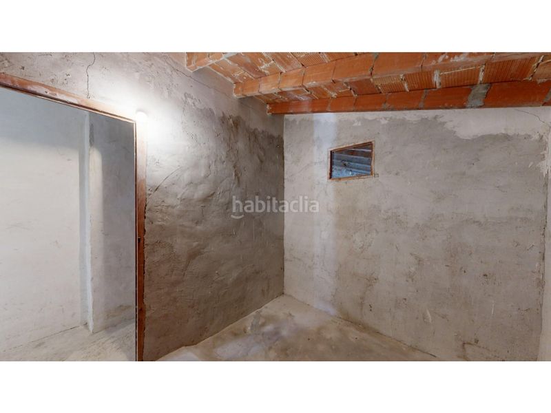 Foto f740b393-ea70-43bd-8777-0935c48eae14. Casa amb aparcament a Benimantell