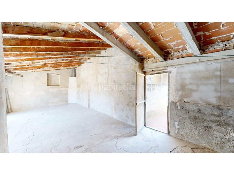 Foto ff9e3b59-f4cf-440f-a9d9-ecfba91f6bca. Casa amb aparcament a Benimantell