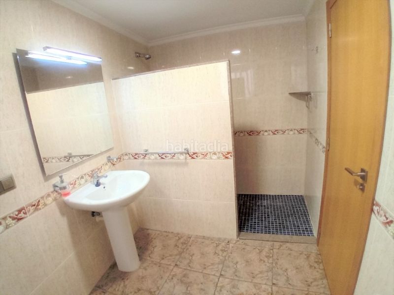Foto 2d7fb4be-2c96-4b6a-8dfe-3546ddc45481. Casa amb aparcament a Pobla del Duc (la)
