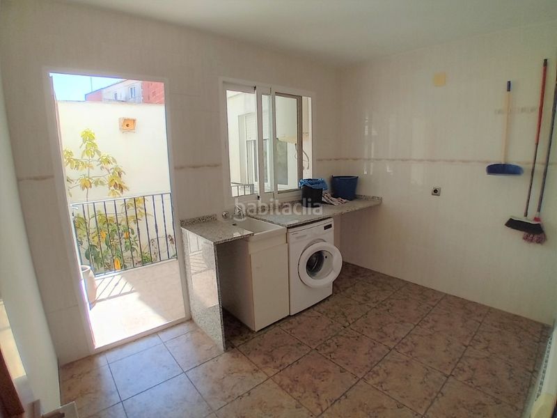 Foto 9796ded3-a853-4cad-929b-a569a43f75f6. Casa amb aparcament a Pobla del Duc (la)