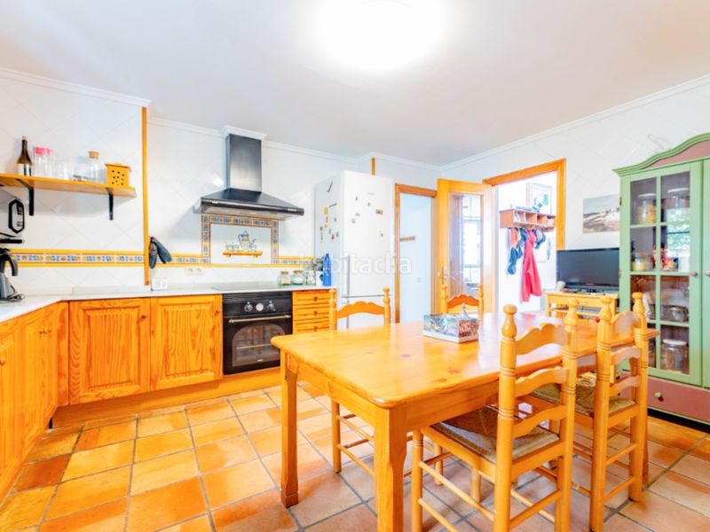 Foto 68fc06a8-58a8-4f8f-98bc-a4c2a2bff3bc. Xalet amb aparcament a Benifaió