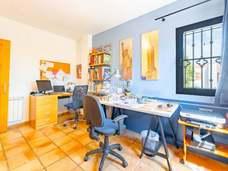 Foto 7c0240ce-d1cf-43a4-ae37-b268859a00e1. Xalet amb aparcament a Benifaió