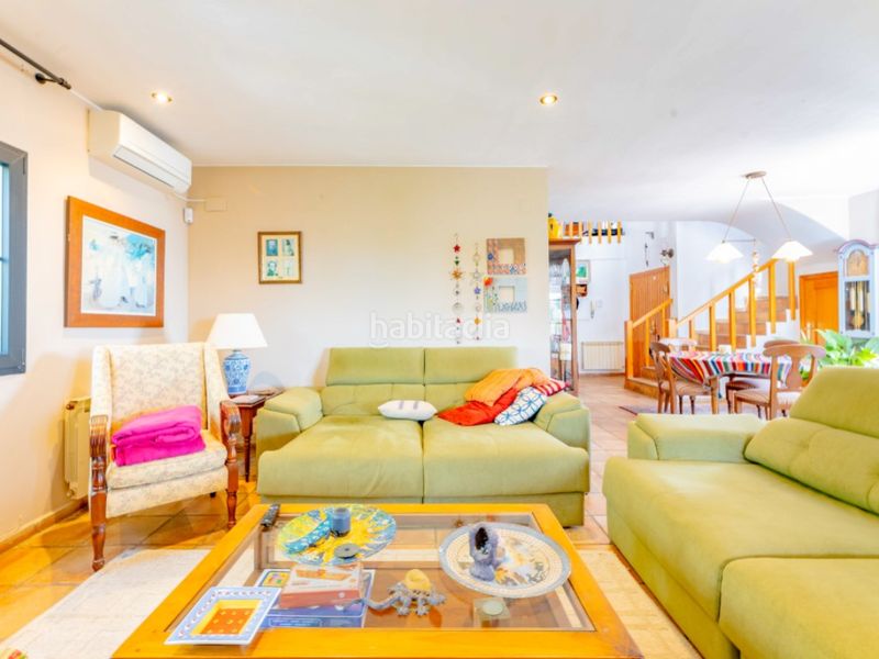 Foto 804e0f45-f41b-4a49-a084-2116202b59fd. Xalet amb aparcament a Benifaió