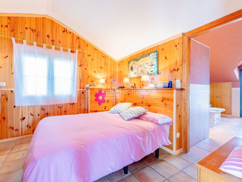 Foto 8c5a8ae5-606c-4e88-b54e-dbf2f744b569. Xalet amb aparcament a Benifaió