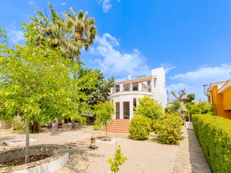 Foto 8e515de3-57c5-4b4d-a153-12b739b1df69. Xalet amb aparcament a Benifaió