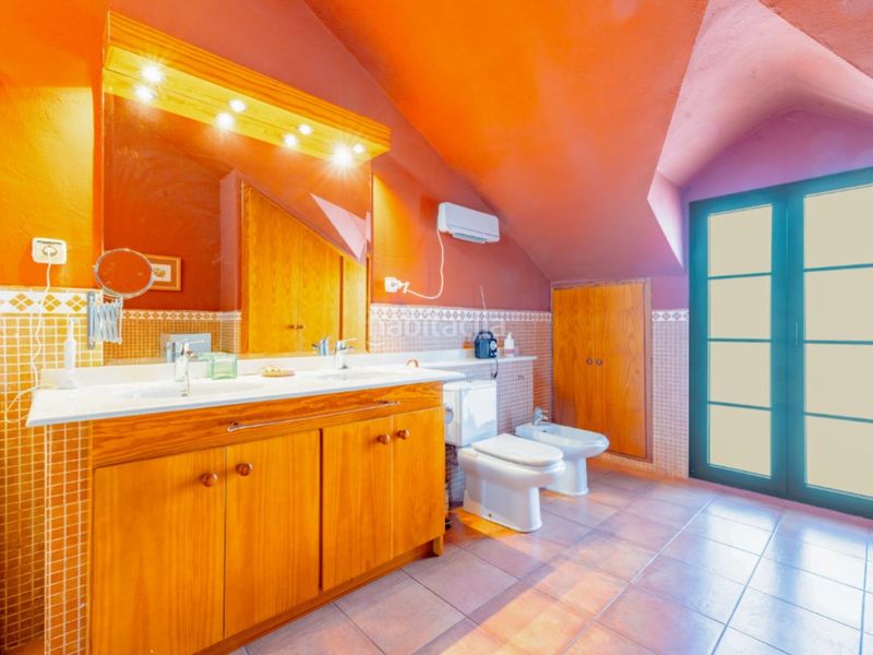 Foto 9c79418a-713a-4ca1-810e-8bacdfdc192e. Xalet amb aparcament a Benifaió