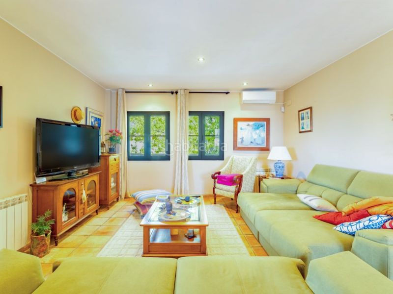 Foto ac0ea64f-1cb1-4bc4-a44c-b72d59ef4d16. Xalet amb aparcament a Benifaió