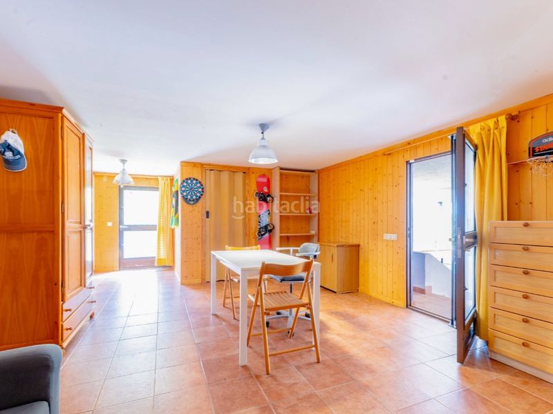 Foto f88c1901-926e-44ec-b60f-5aa925d1a5a3. Xalet amb aparcament a Benifaió