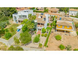 Chalet in Benifaió. Espectacular chalet para vivir todo el año en pla de les clotxes