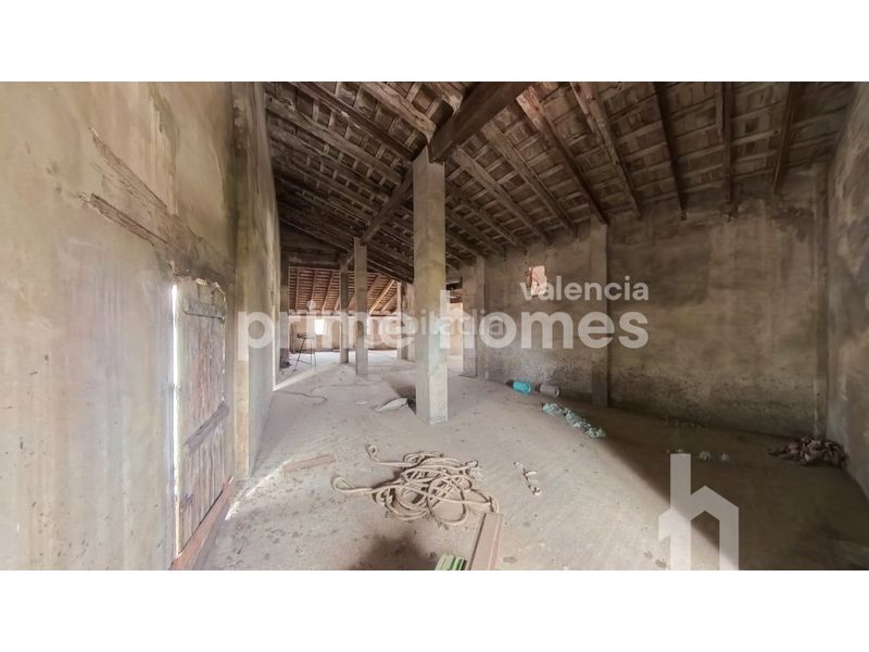 Foto b1cbc57a-3434-42ed-b950-eede262bdfef. Casa a El Castellar i l'Oliverar Valencia