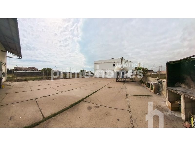Foto b95ca9db-1a87-4ebb-8e11-413a57d3dfba. Casa a El Castellar i l'Oliverar Valencia