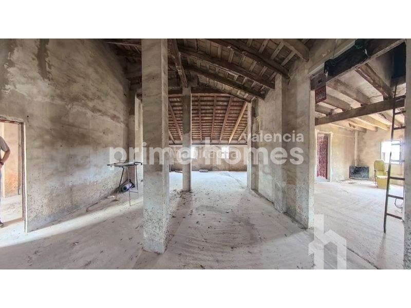 Foto ccff6e19-7ef4-4054-8368-148322eb97d6. Casa a El Castellar i l'Oliverar Valencia