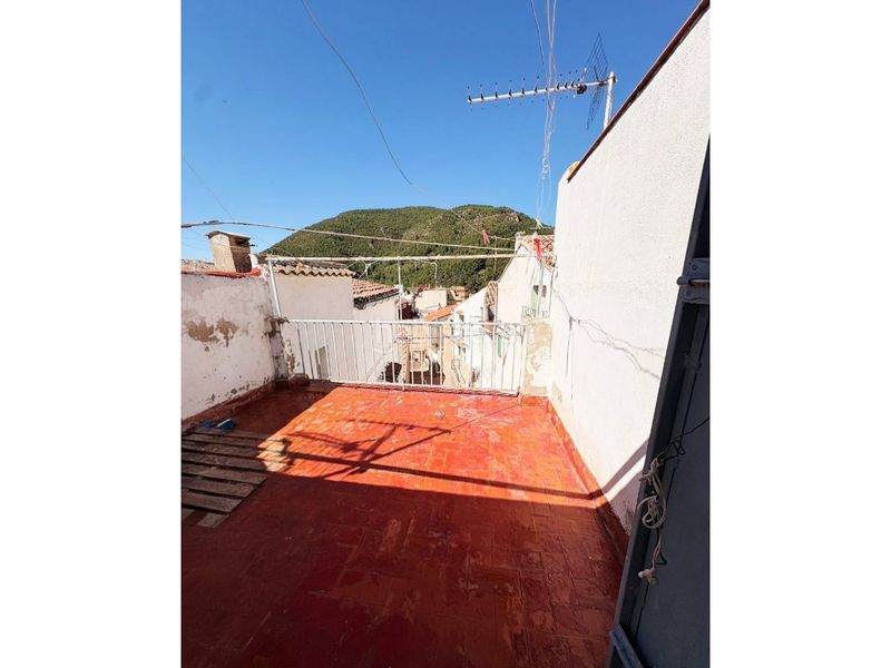 Foto d0b77f94-03cb-4b89-8329-5fde6afda6af. Casa a Gátova