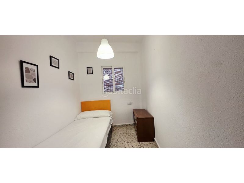 Foto b5388eb9-5c13-4f12-8672-ab82ad55d4bb. Pis a Calles