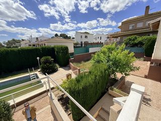 Xalet a Zona Avenida Alta - Auditorio. Ven a descubrir esta vivienda una oportunidad en el centro de el