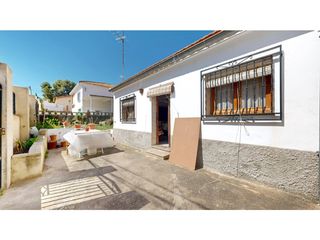 Chalet in Yátova. Tu nuevo oasis de paz en yátova comodidad total en una sola plan