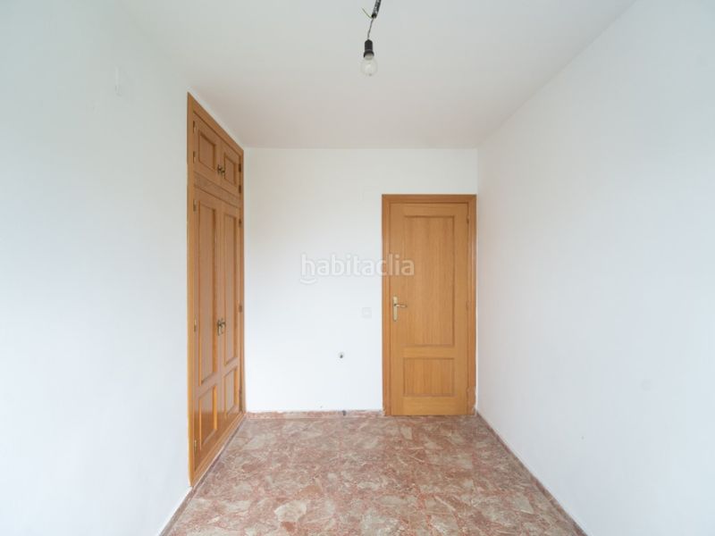 Foto a5e9970e-cca9-4244-953e-7be6e6553551. Casa adossada amb aparcament a Macastre